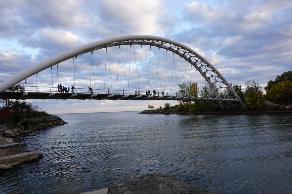 Photograph of the Humber Bay Arch Bridge in Toronto, Ontario, Canada.