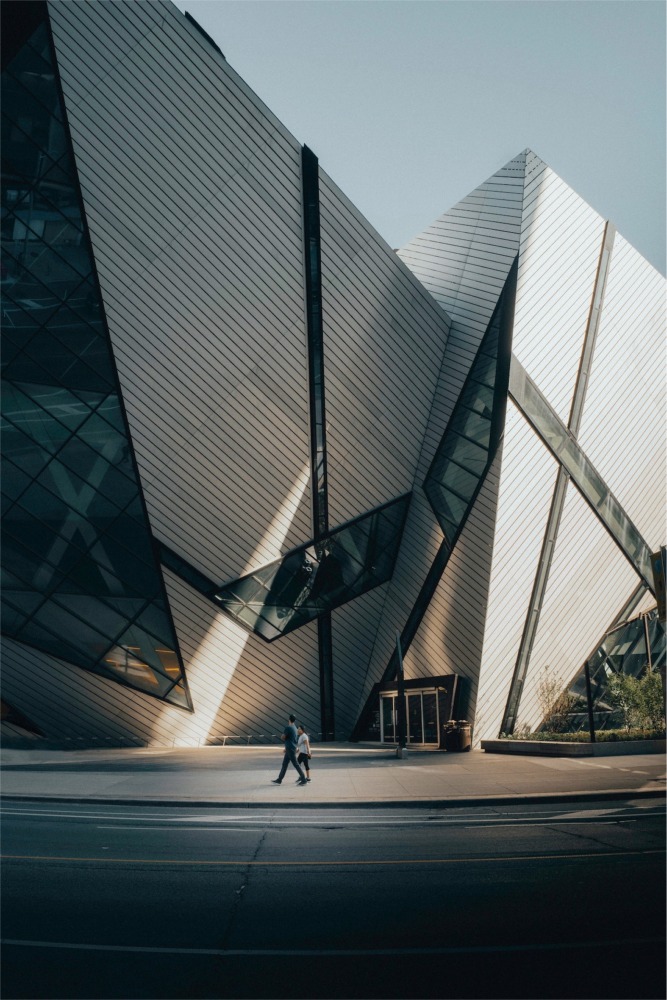 A photograph of the Royal Ontario Museum, Toronto, Canada featuring the Michael Lee-Chin Crystal.